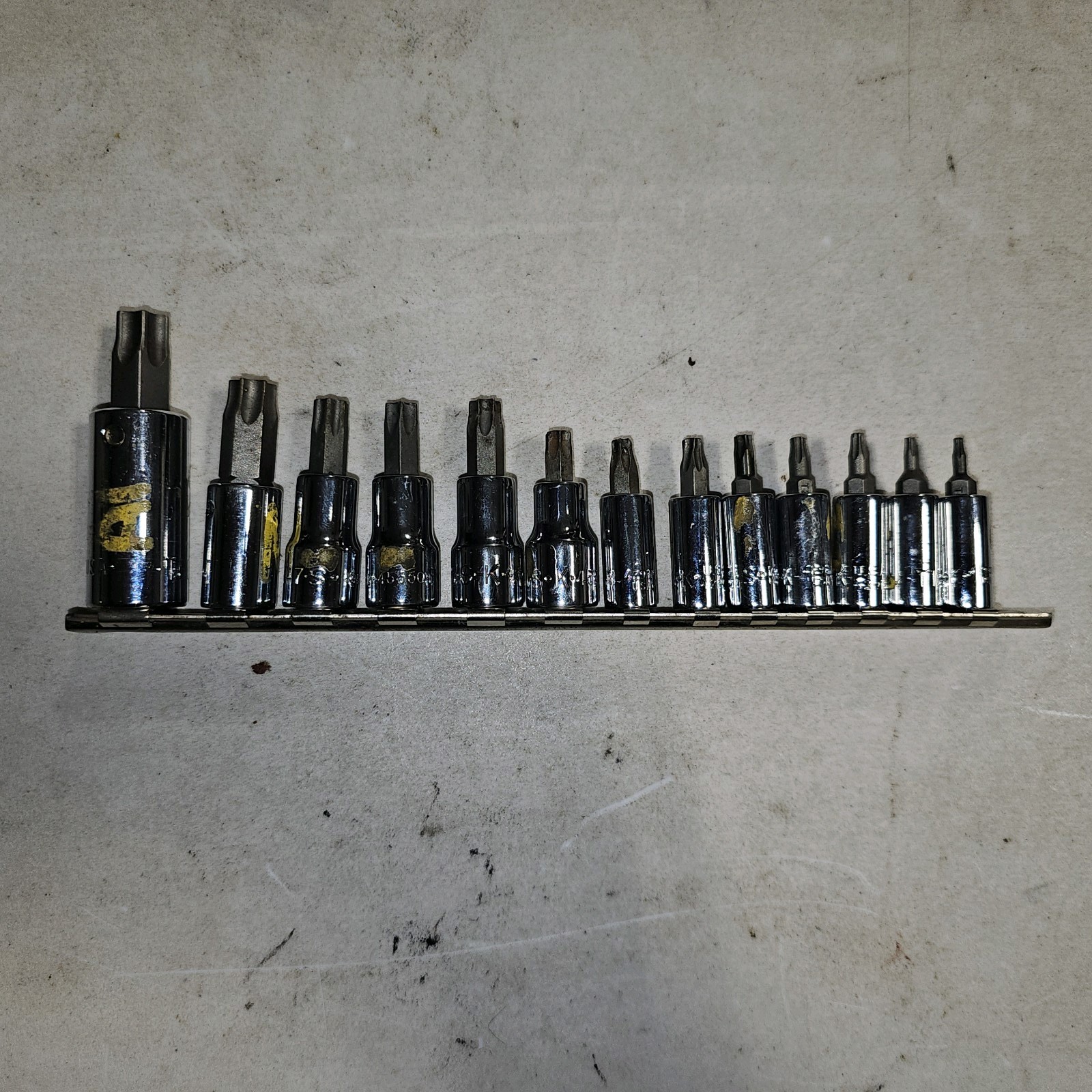 SK TOOL TORX SOCKET SET 1/2″ 3/8″ & 1/4″ DRIVE 13Pc Set T8 – T60