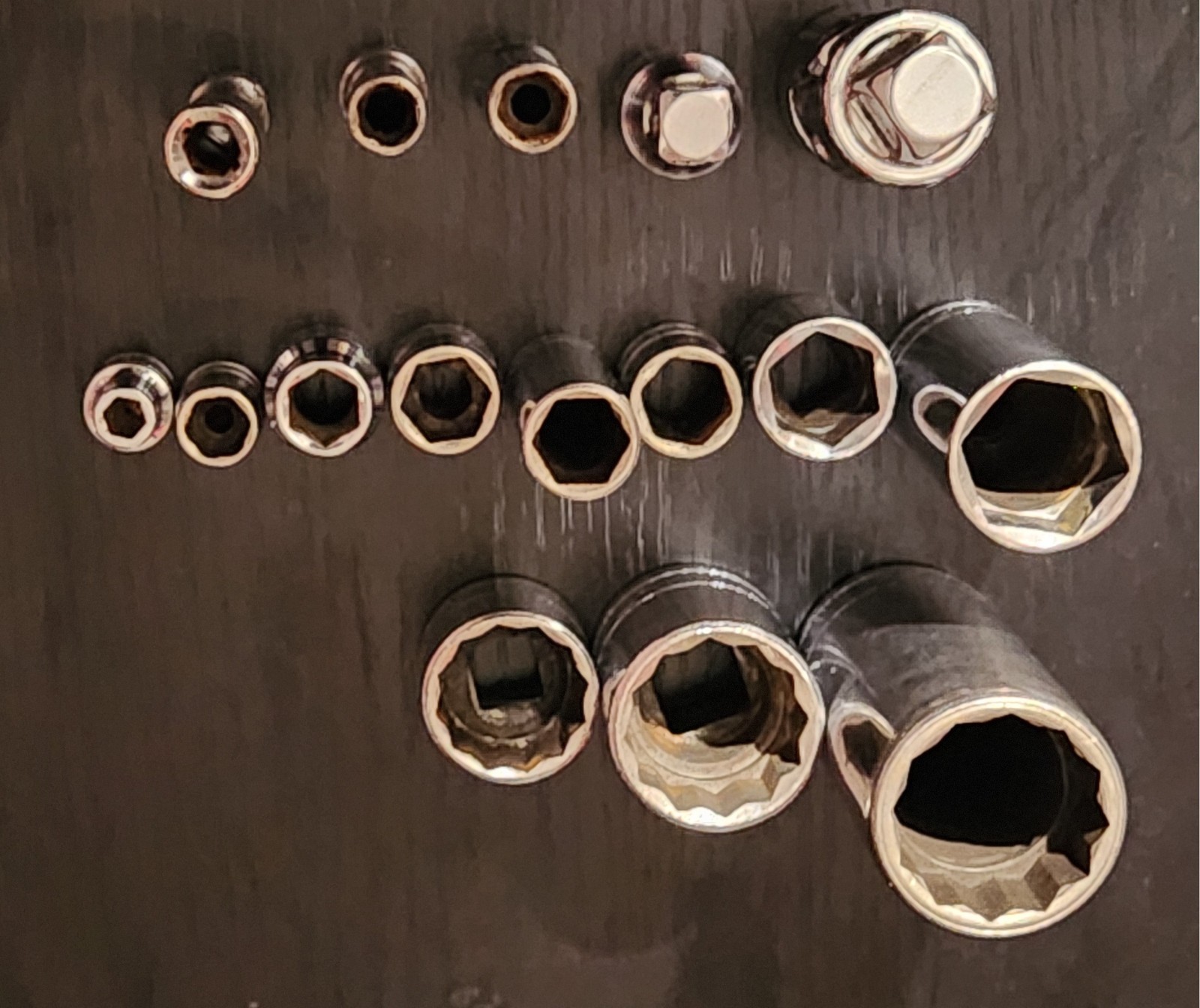 Lot Of 16 SK Tools Sockets – Please see description and photos, NICE condition!