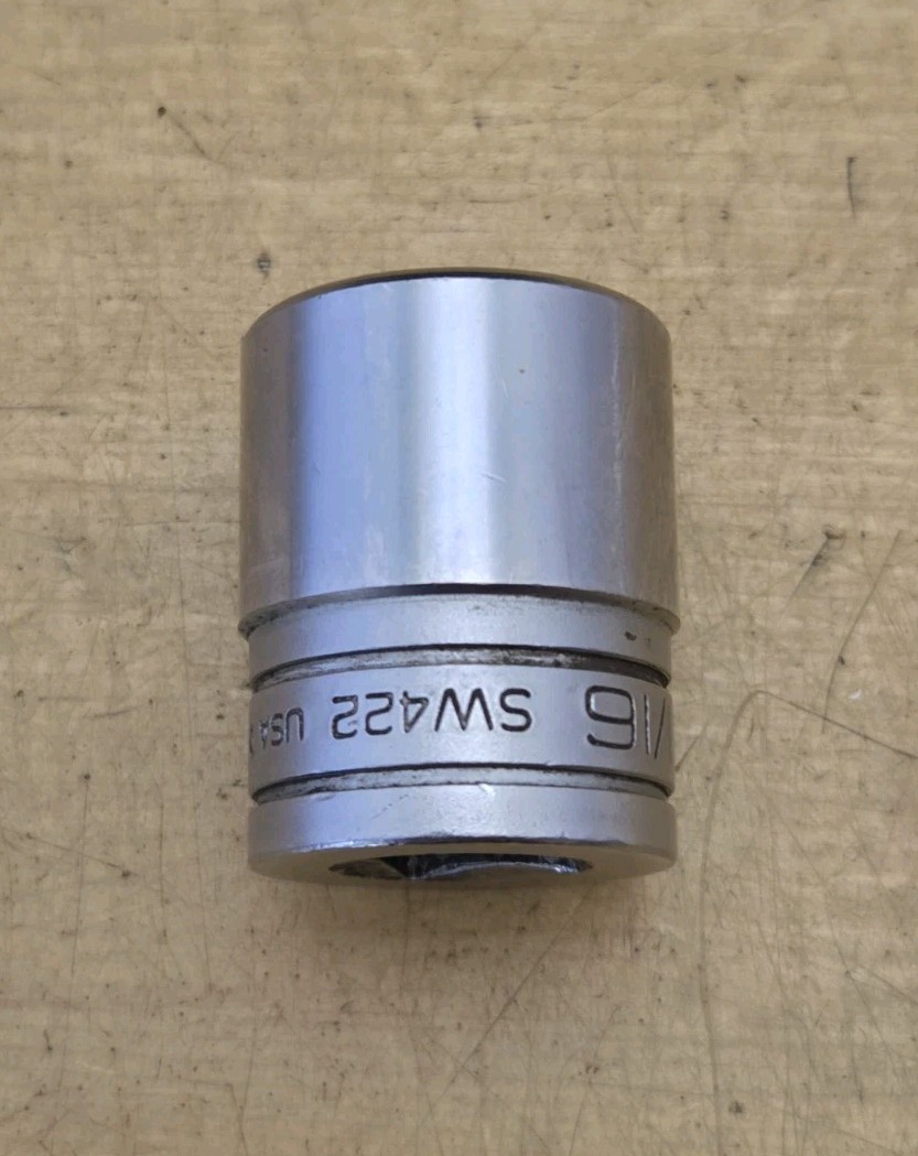 Snap On SW422 – 1/2″ Drive 11/16″ Shallow 8 Pt Double Square Socket
