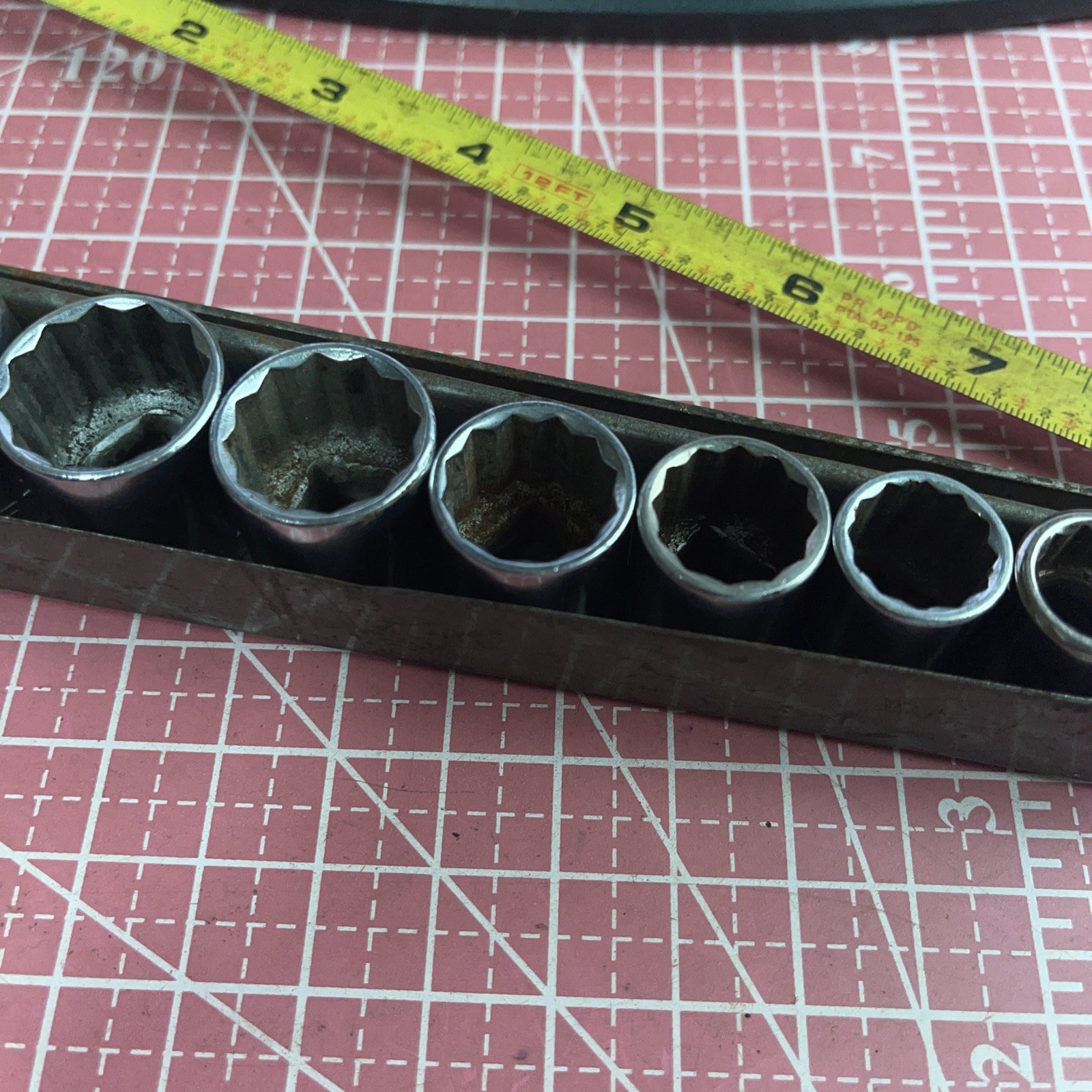 Sears Craftsman USA 8 Piece V SAE 3/8 Drive Socket Set Metal Lip Hanger Case