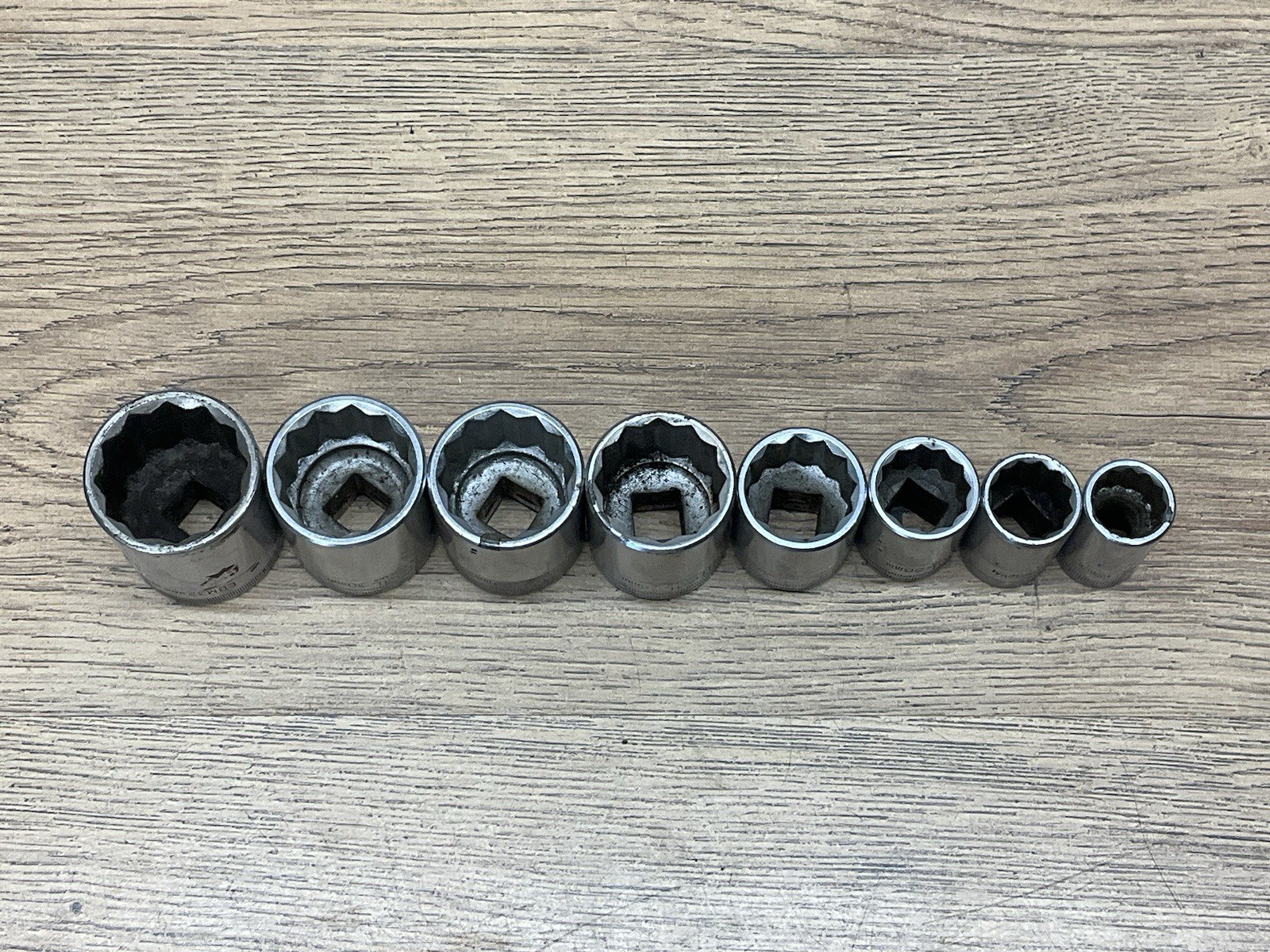 8 Britool Sockets EBM 32 30 29 28 24 20 18 16 MM Metric 12 Point 1/2″ Drive
