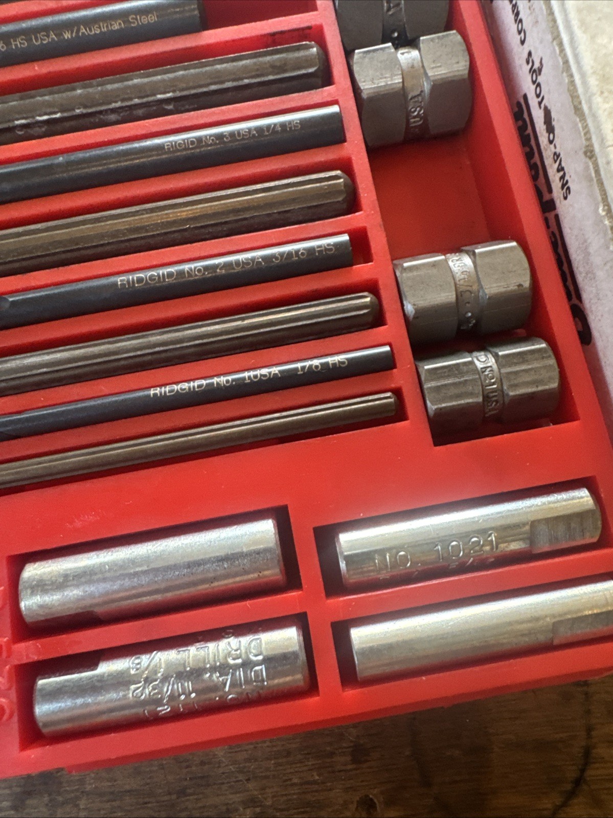 Vintage Blue Point Snap-On Screw Extractor Set No. E-1020 Complete in Case