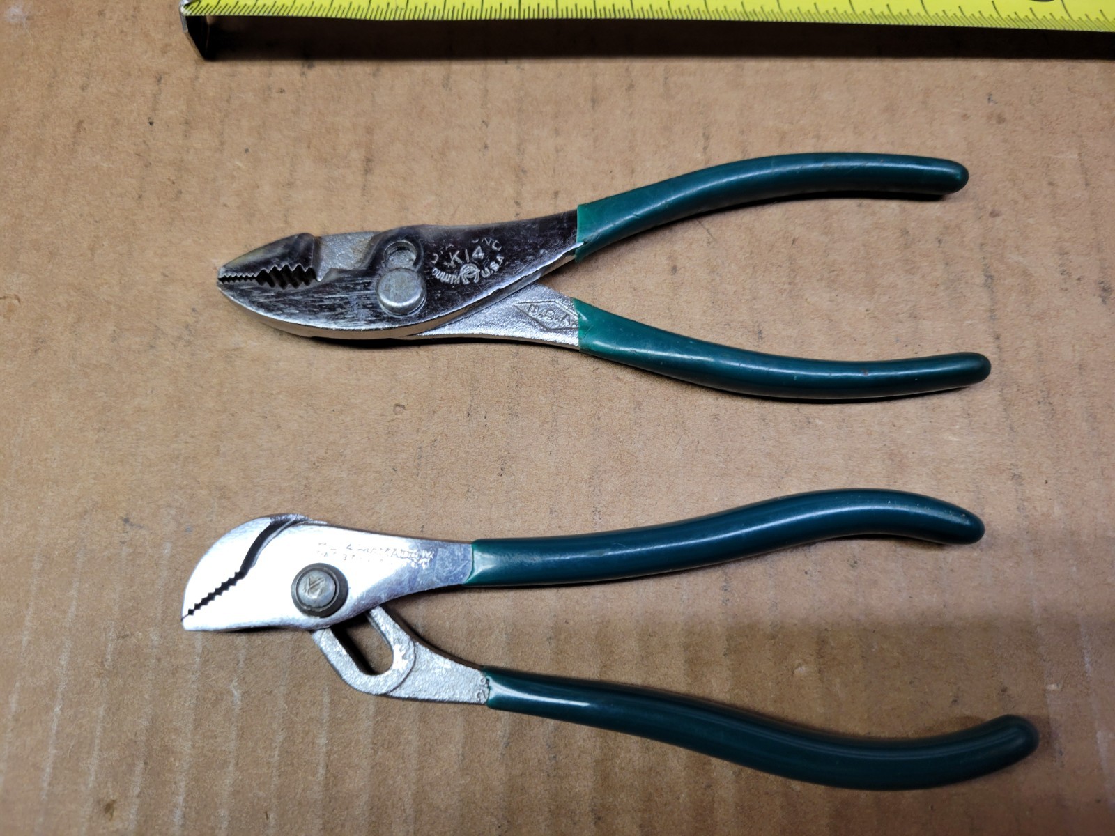 Diamond Tool & Horseshoe Green Handle 2-Piece Mine Pliers Set K14 + HL14