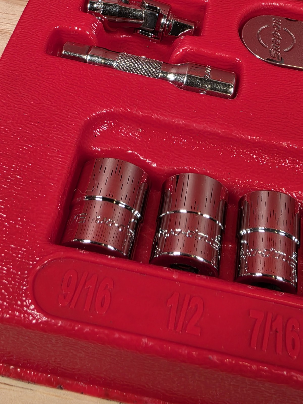 Snap-on 114ATMP 14-Pieces 1/4” Drive 6-Point SAE Shallow Chrome Socket Set