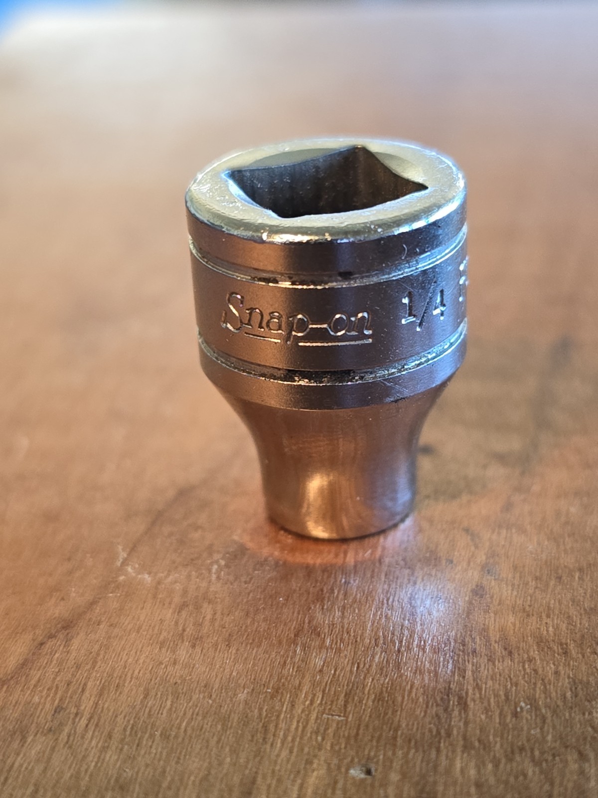 Snap-On F081 3/8″ drive 12-point shallow 1/4″ socket – excellent condition 1984