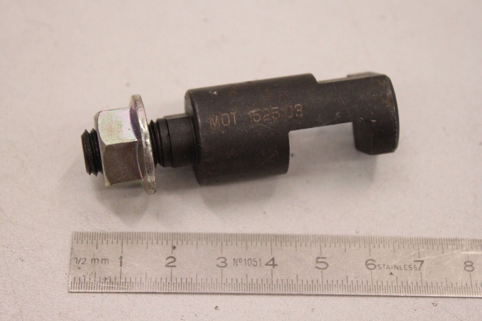 REnault MOT 1525 Adaptor for Extrator Adapter Spezialwerkzeug 152503