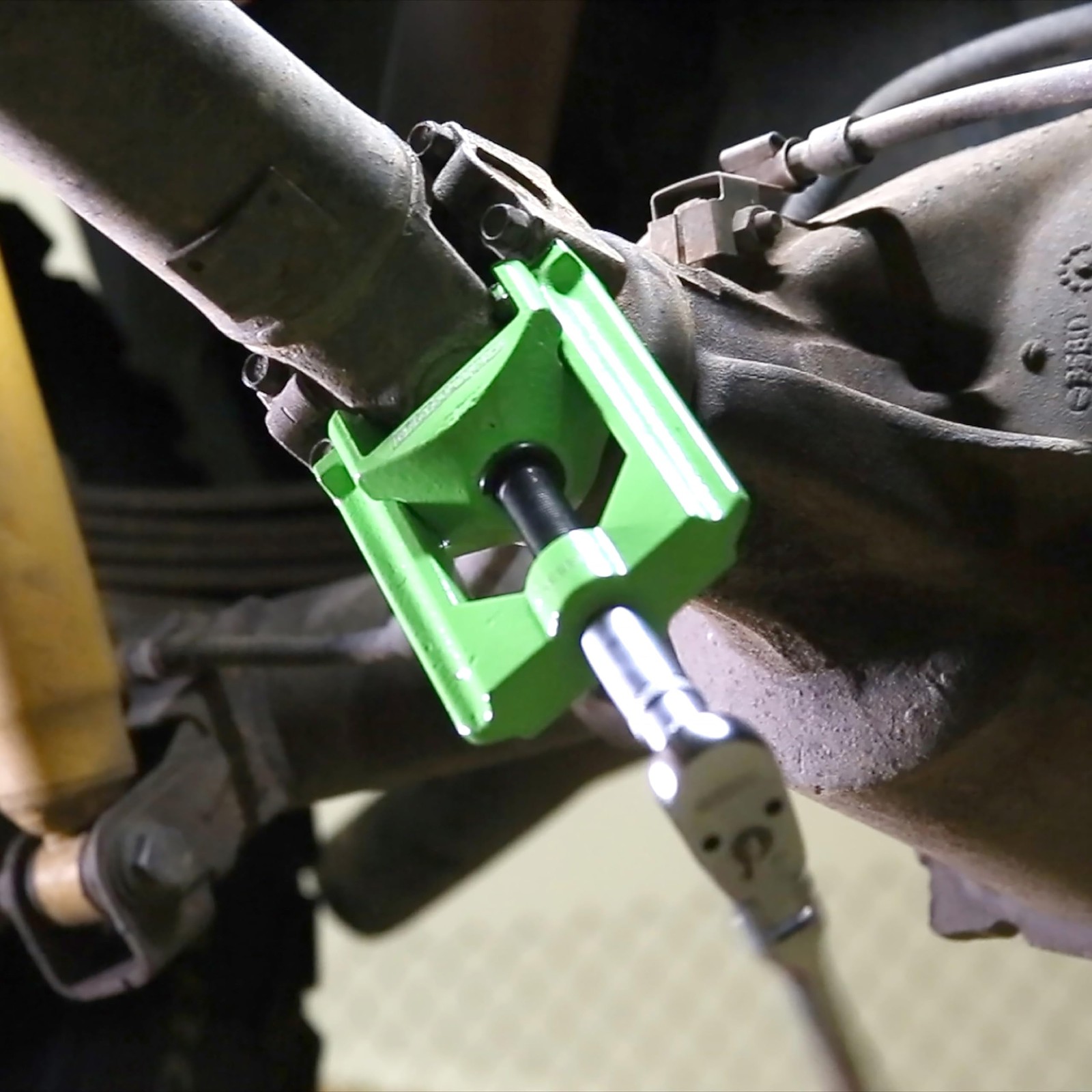 OEMTOOLS Light Duty U Joint Puller for Cars Automotive U-Joint Puller, Green