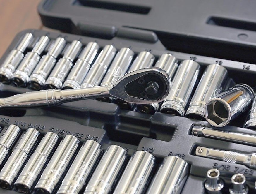 GEARWRENCH 80300P – 51 Pc. 1/4 Inch Drive 6 Pt. 120XP Mechanics Tool Set