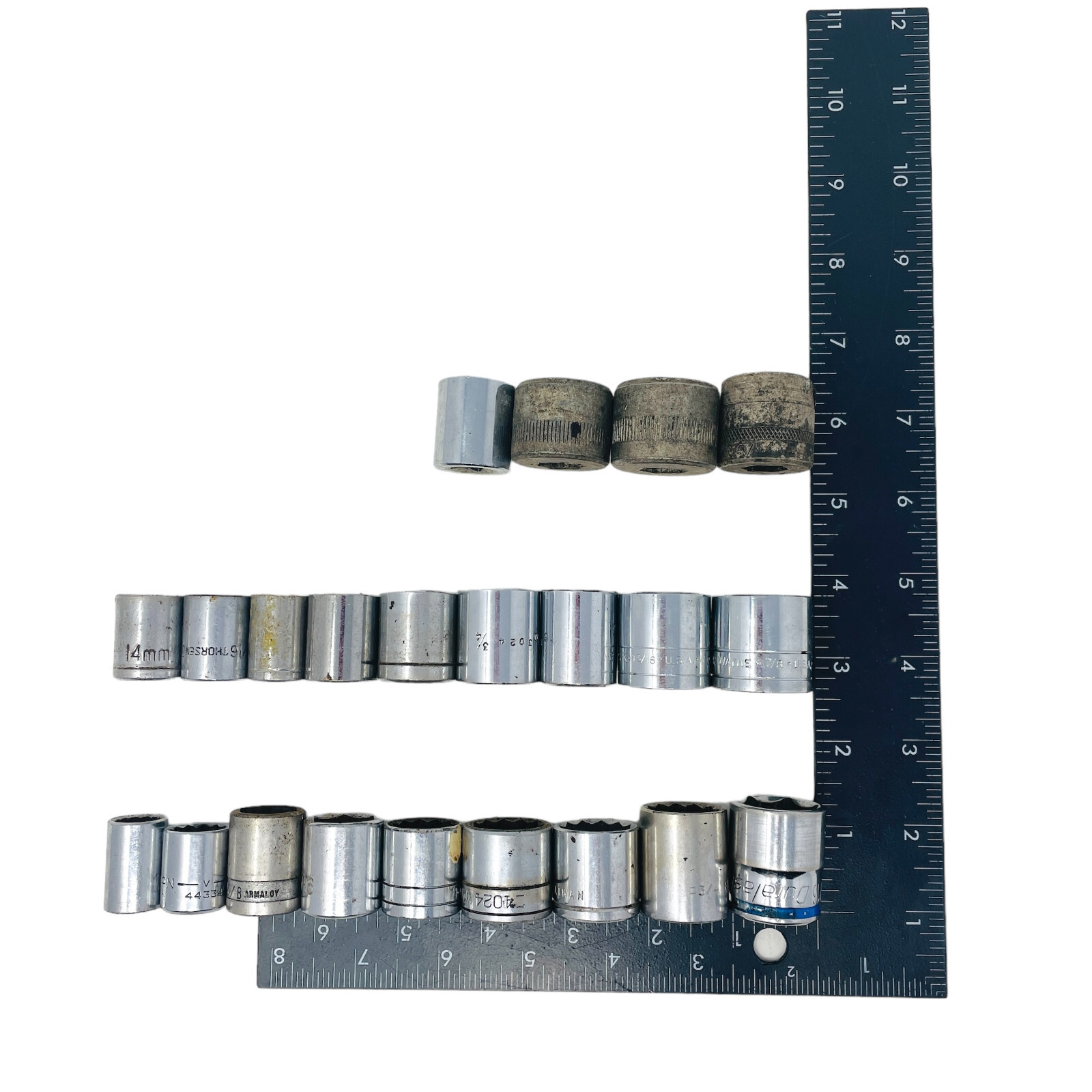 22 Pcs Craftsman, SK and Assorted V 44334 3/4, 14mm, 3/8 in Drive Socket Set