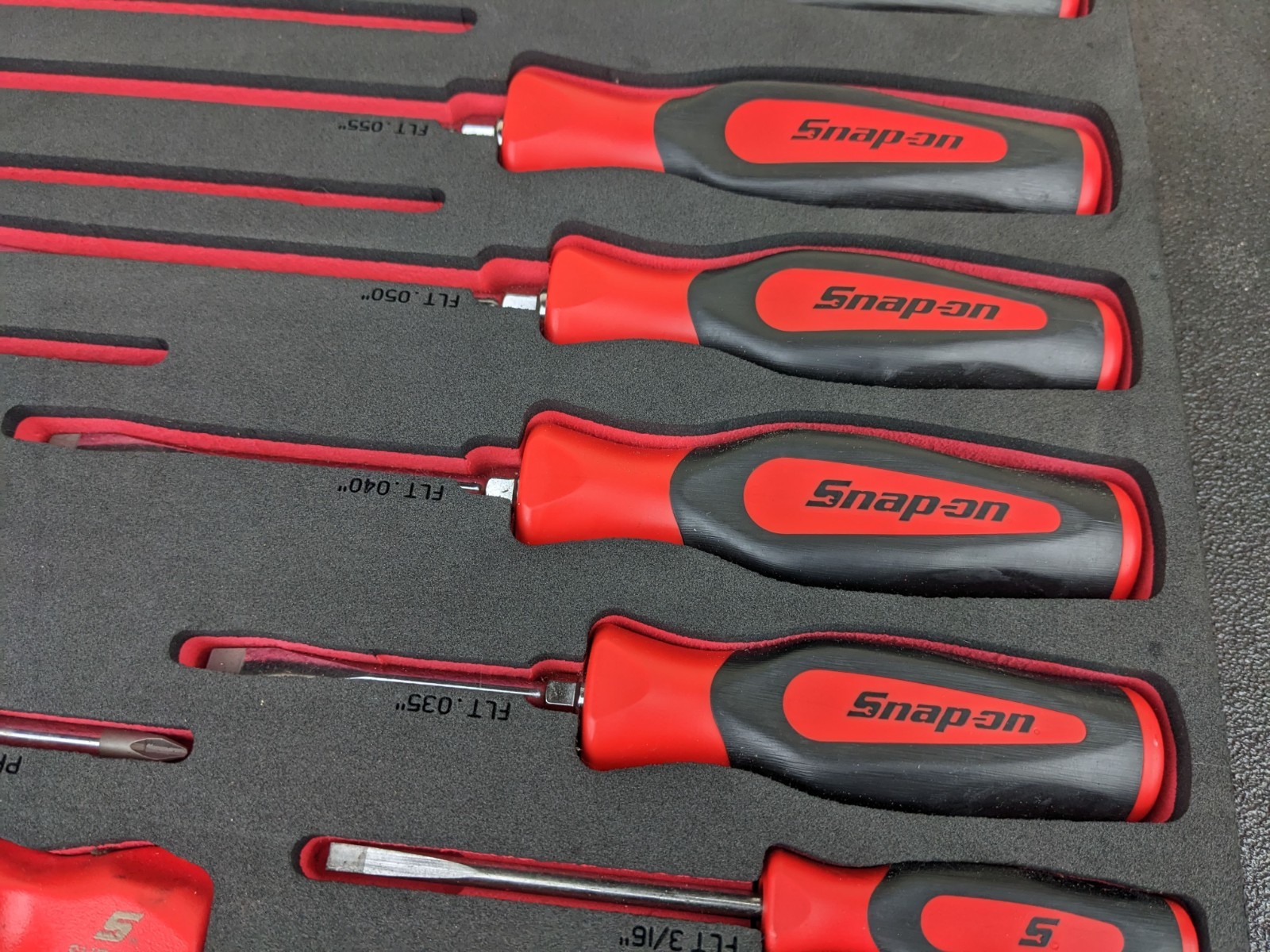 #bp421 Snap-On NEW Instinct Soft 16pc Screwdriver Set Pro-Fi Foam SGDX160BFR
