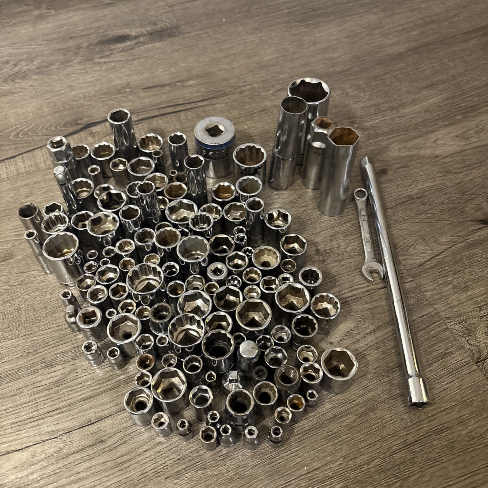 lot of 136 international sockets – non USA