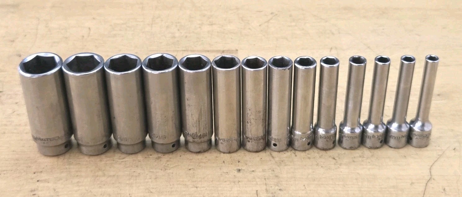 Matco Tools SAMD146TA-1/4″ Drive 14 Pc Metric Deep 6Pt Chrome Socket Set W/ Tray
