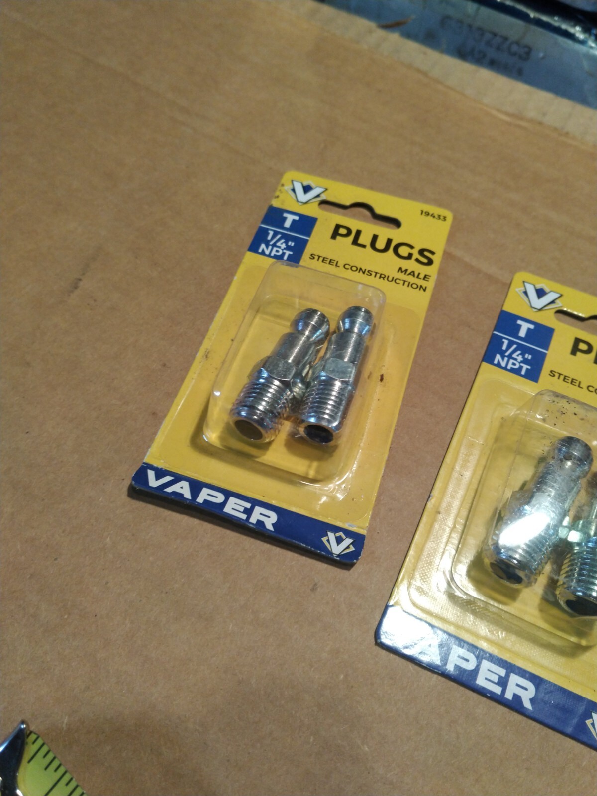 Qty 6) Industrial / Automotive «T» Style Air Plug Fittings. 1/4″ Male NPT. Cheap