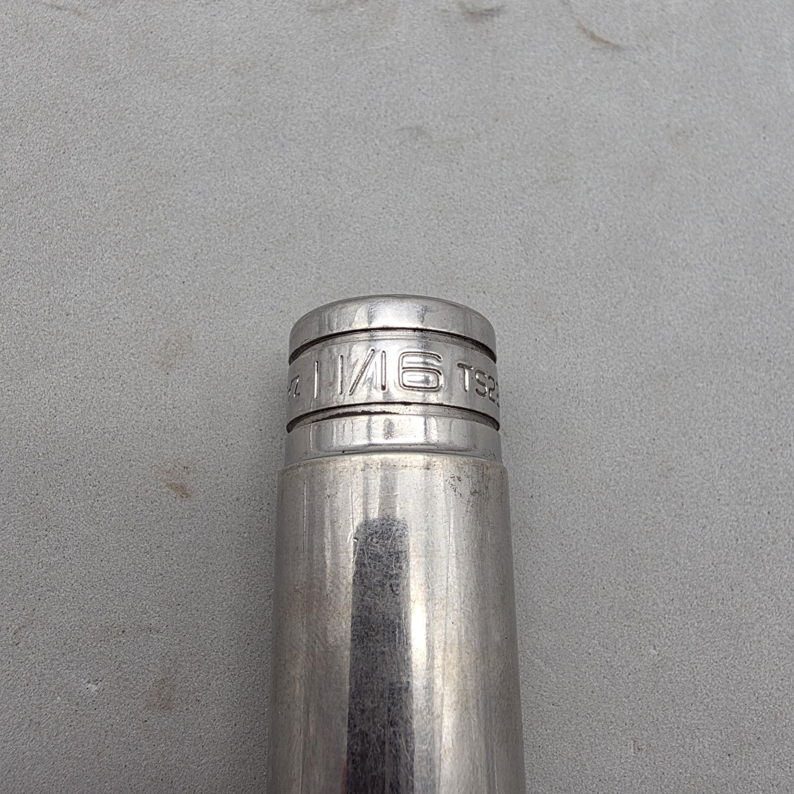 Snap-on Tools 11/16″ TS221 Deep Socket 1/2″ Drive SAE 6 Point Chrome USA