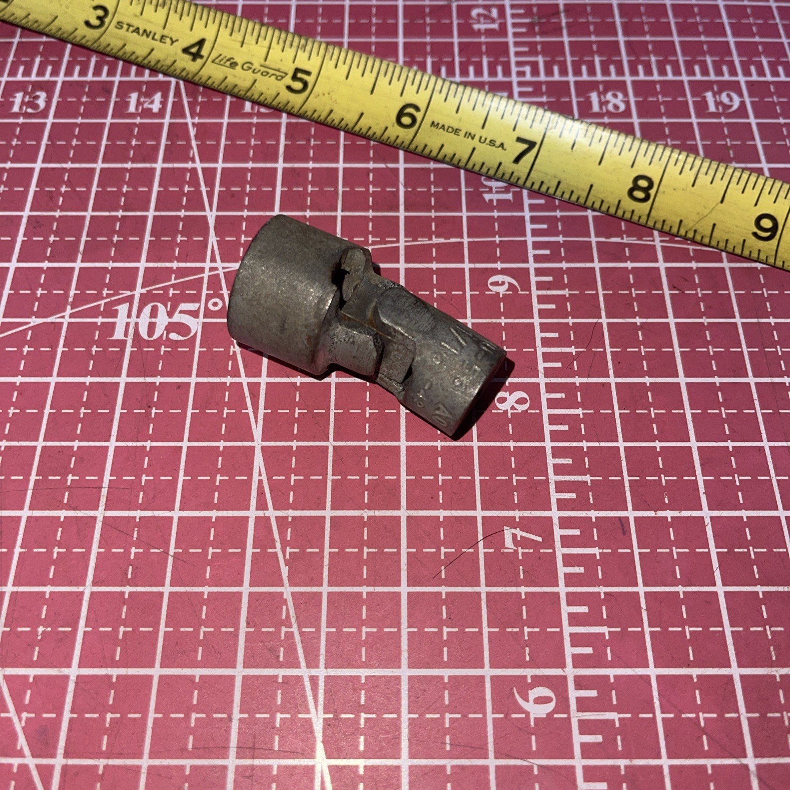 Vintage Wright USA MU56 11/16 In SAE 3/8 drive 12 Point Swivel Wobble socket
