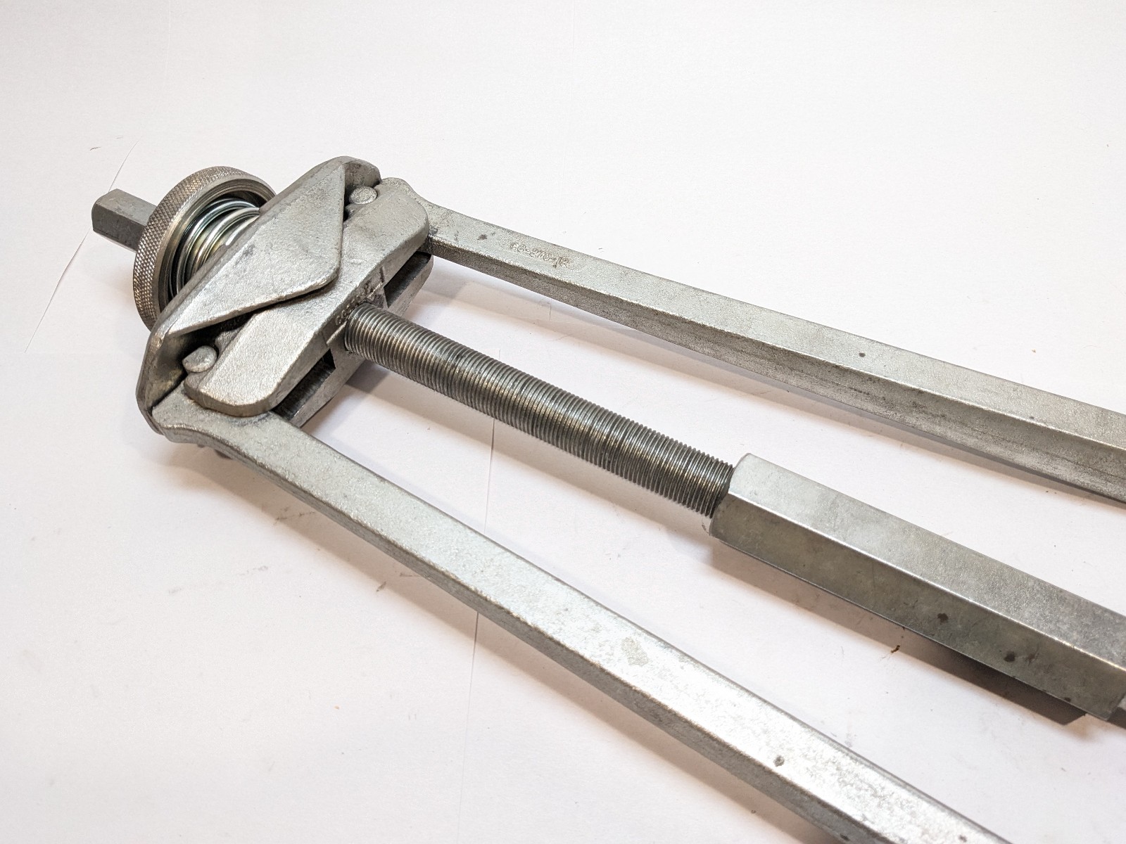 Snap on Tools Puller 2-Jaw Pressure Screw Extra Long Jaws