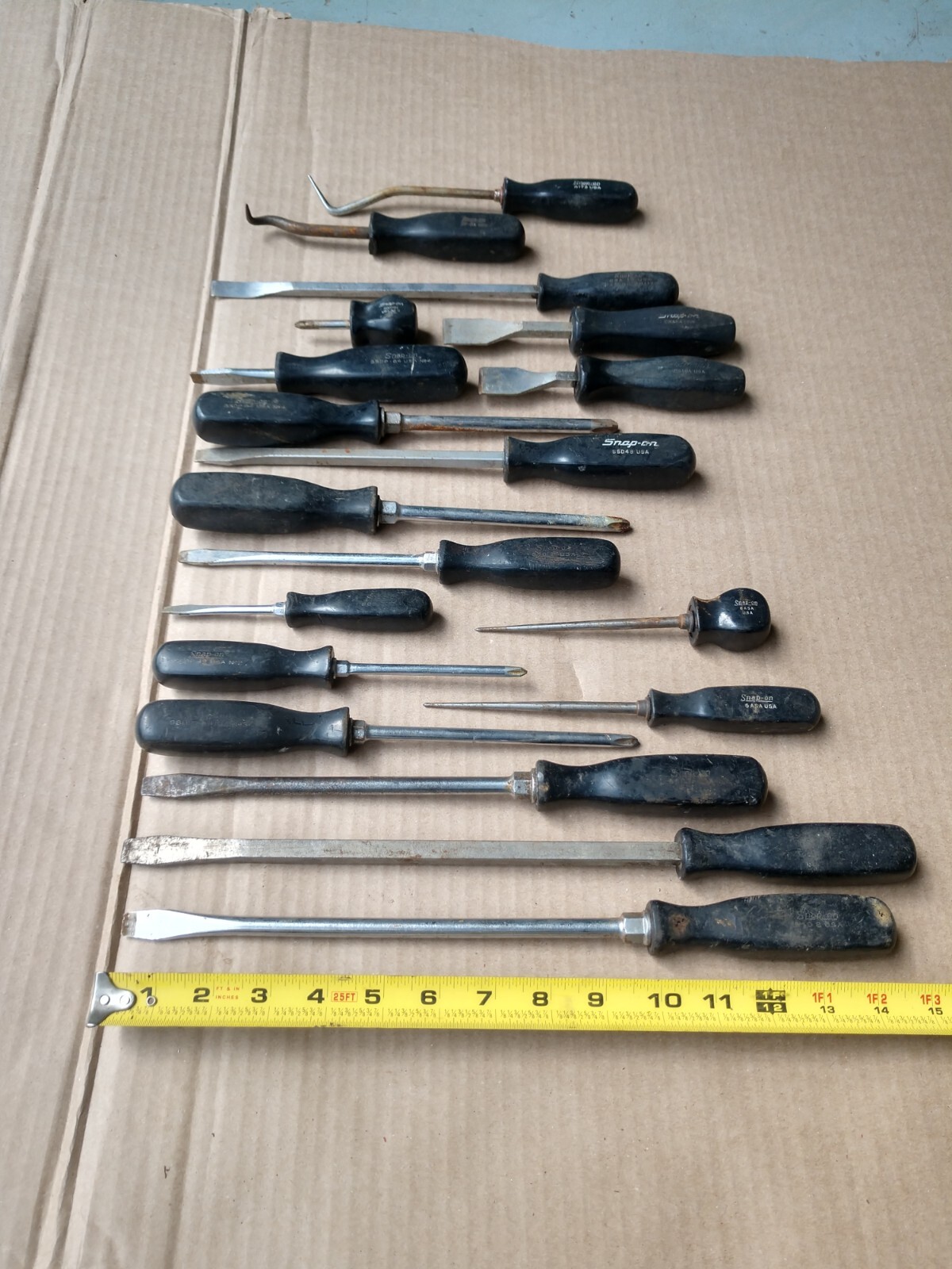 Lot of Snap-on Black Handle Screwdriver Phillips Slotted and others