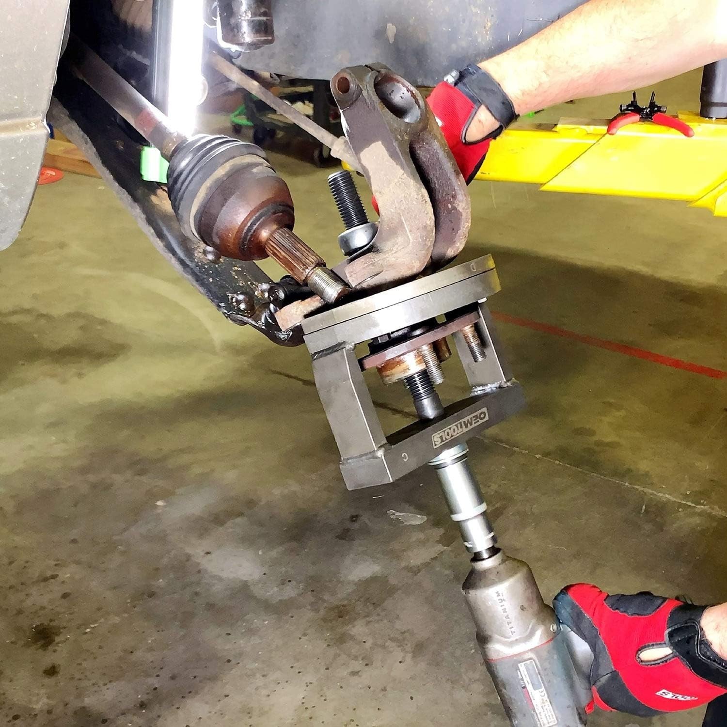 Precision Wheel Bearing Removal Tool Kit – Ideal for All-Wheel Drive Systems