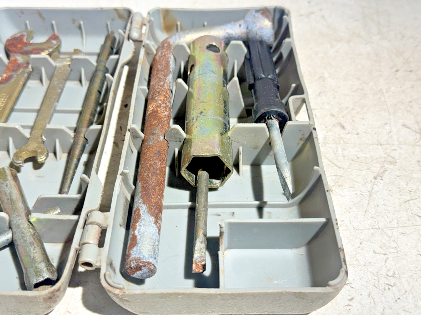 Vintage Fiat 500 600 850 124 127 128 Tool Kit Set – missing 1 tool