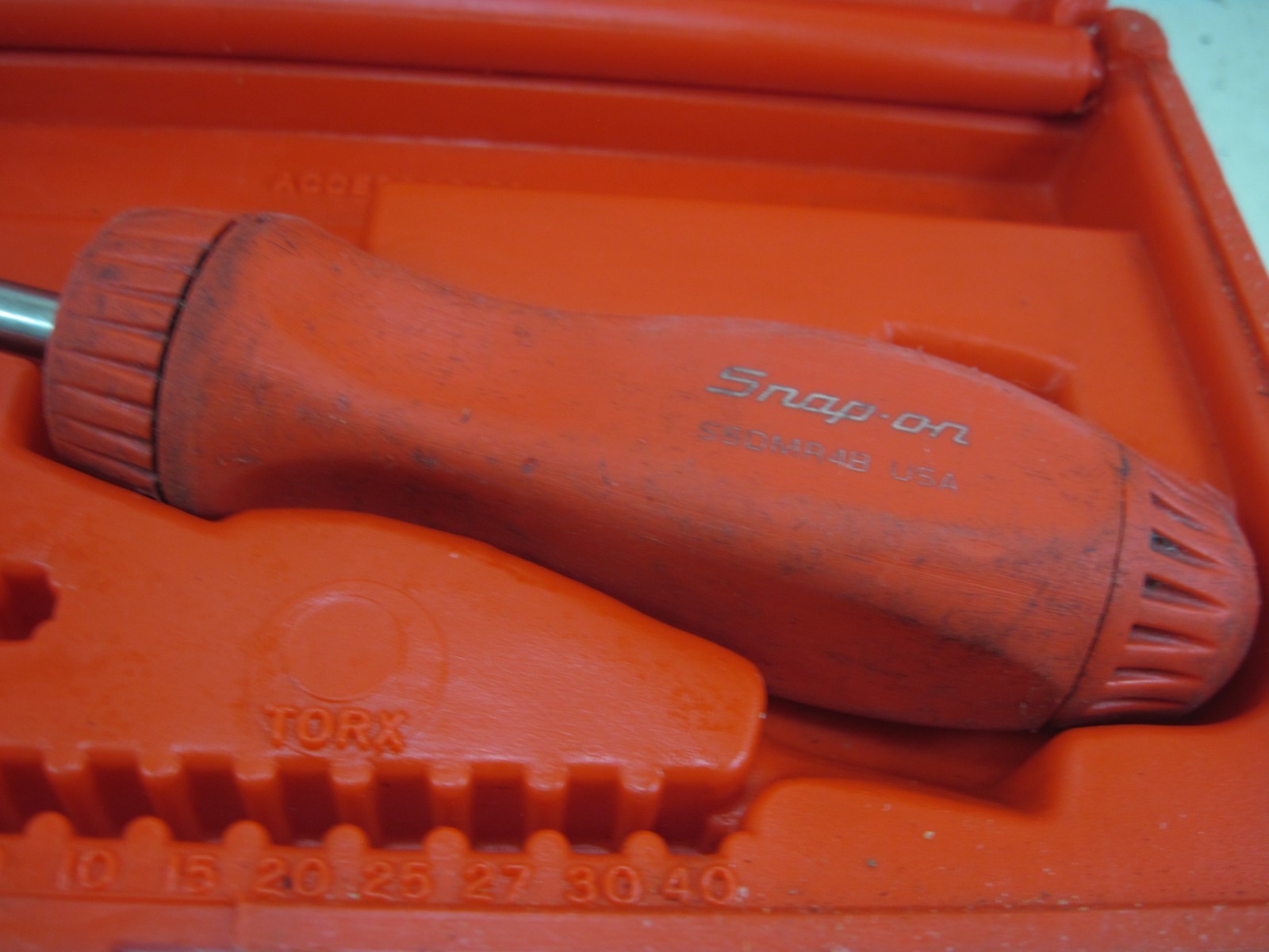 Snap On Red Handle Ratcheting Screwdriver Set W/Case & Bits SSDMR230 NICE