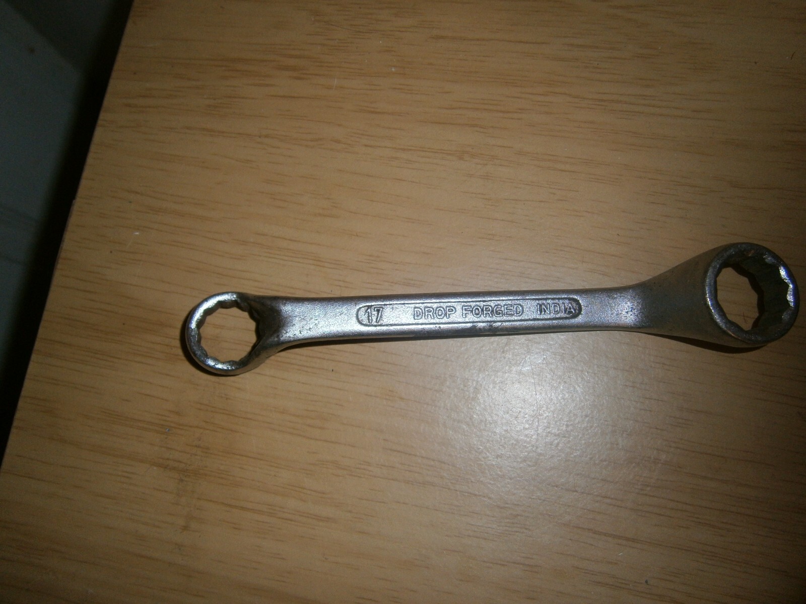 Vintage silver tone spanner. 17mm & 19mm ends (E6a)