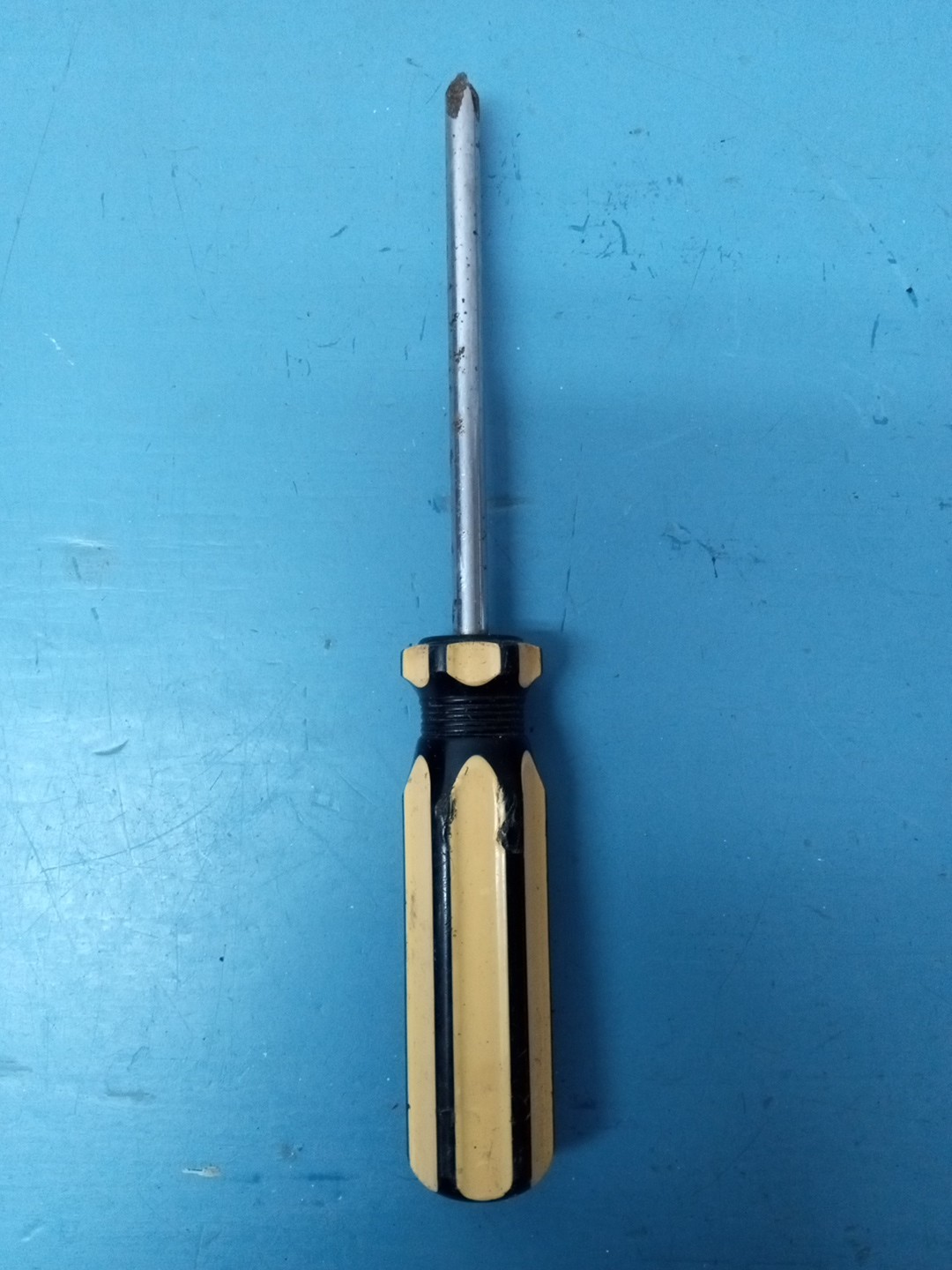Unbranded Vintage Black & Yellow Handled Philips Screwdriver (LL)