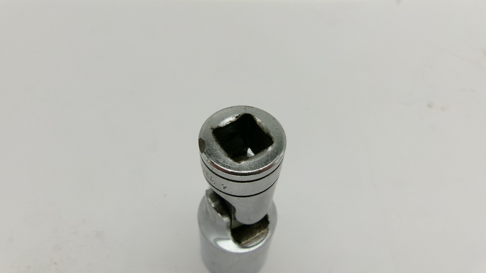Snap-on tools USA 38 drive 11/16″ SAE Semi Deep Swivel Socket FSU22 Nice!