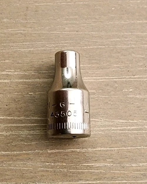 Craftsman USA 4mm Socket 6 Point 1/4″ Drive G 43505 (Bottom Knurl)