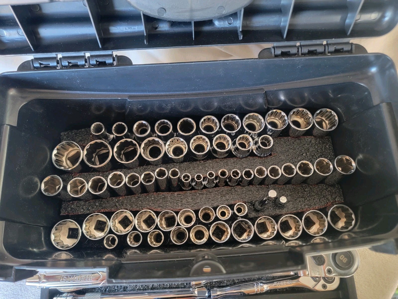 93pc Kobalt MIX Socket Wrench Set 1/4, 3/8, 1/2 dr., SAE/Metric + 18pc Apex Bits