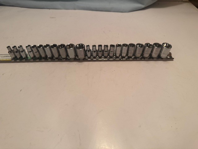 NEW 1/4″ DRIVE 23 PC METRIC & SAE 6 POINT STD SOCKET SET + RAIL