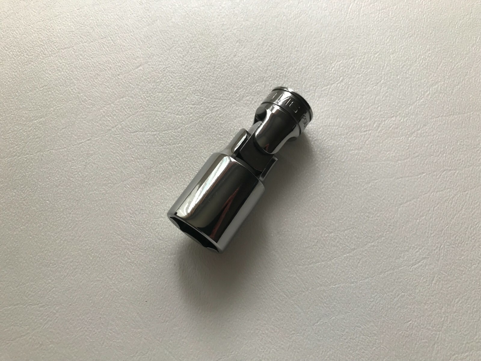 Snap-On Tools USA *NEW* 3/8″ Drive 11/16″ SAE Deep Chrome Swivel Socket FSU22