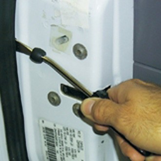Lisle Plastic Fastener Remover