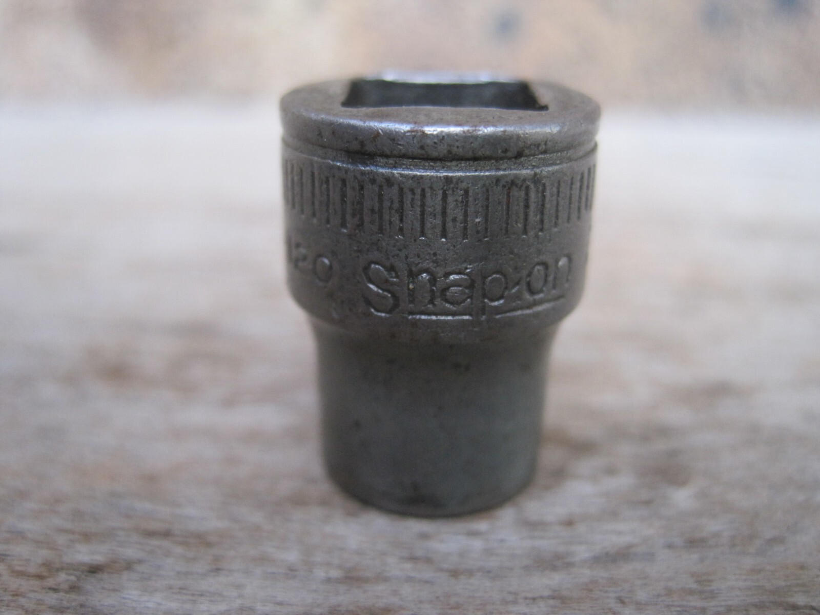 VINTAGE 1940s Snap-on 3/8″ F-120 3/8″ drive 12-point Shallow Socket