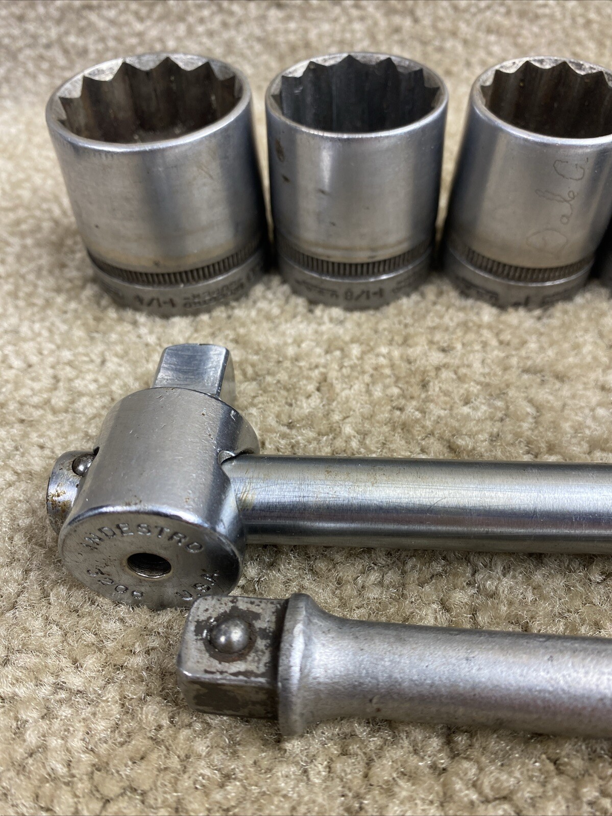 INDESTRO SAE 15 Pc.1/2 Socket Set w/Penens 1/2 Ratchet Vintage