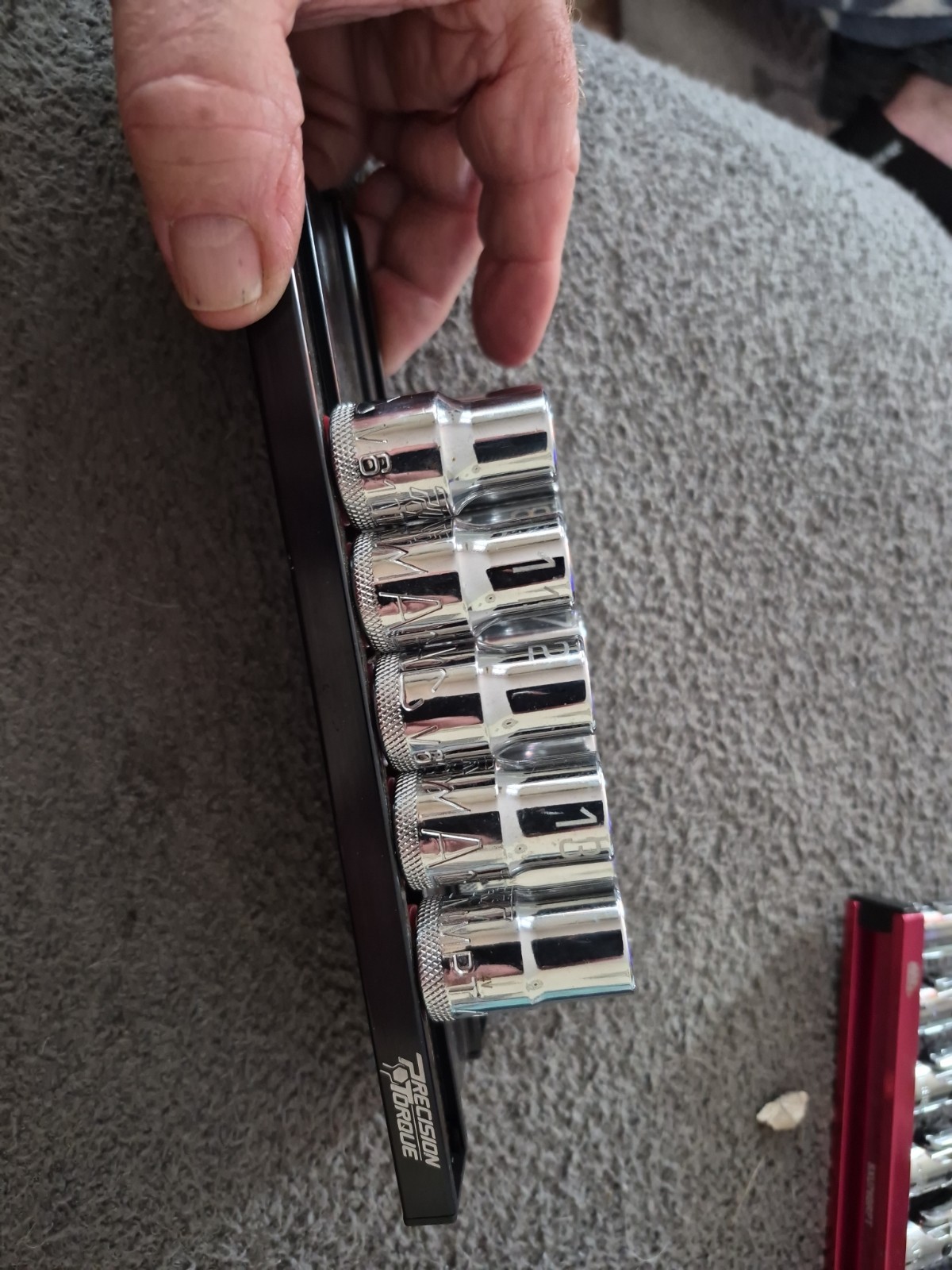 Mac Tools SVM106BRPT, 10mm- 19mm Standard Socket Set, 1/2″ Drive, 6 Point, 10pc.
