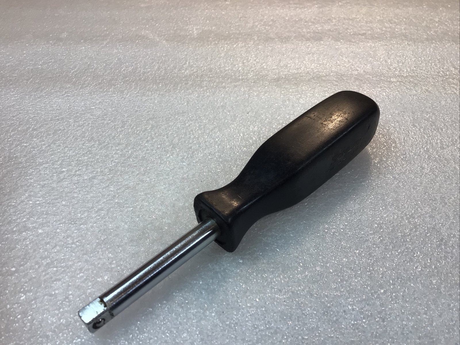 SNAP-ON#TM4A – 5-1/2” LONG, BLACK HARD HANDLE, 1/4” DR., DRIVER HANDLE-USA-