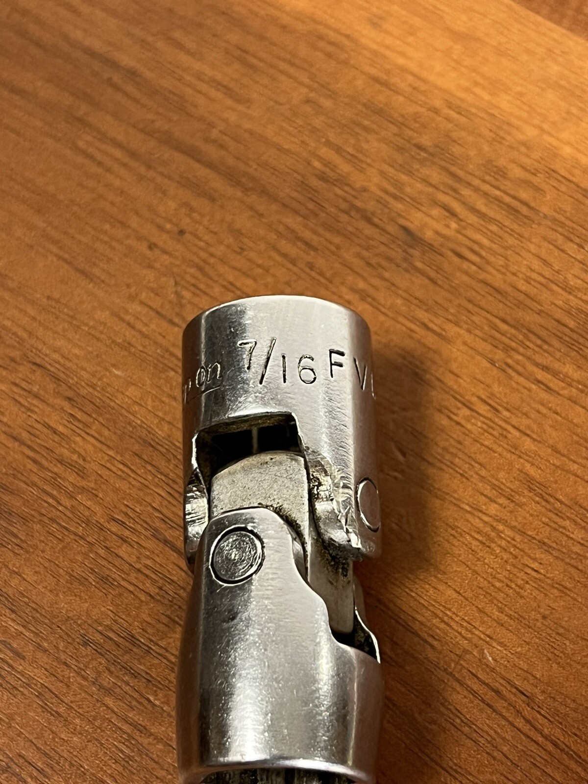 Snap on FVU14 7/16″ 12pt 3/8″ Drive Swivel Socket