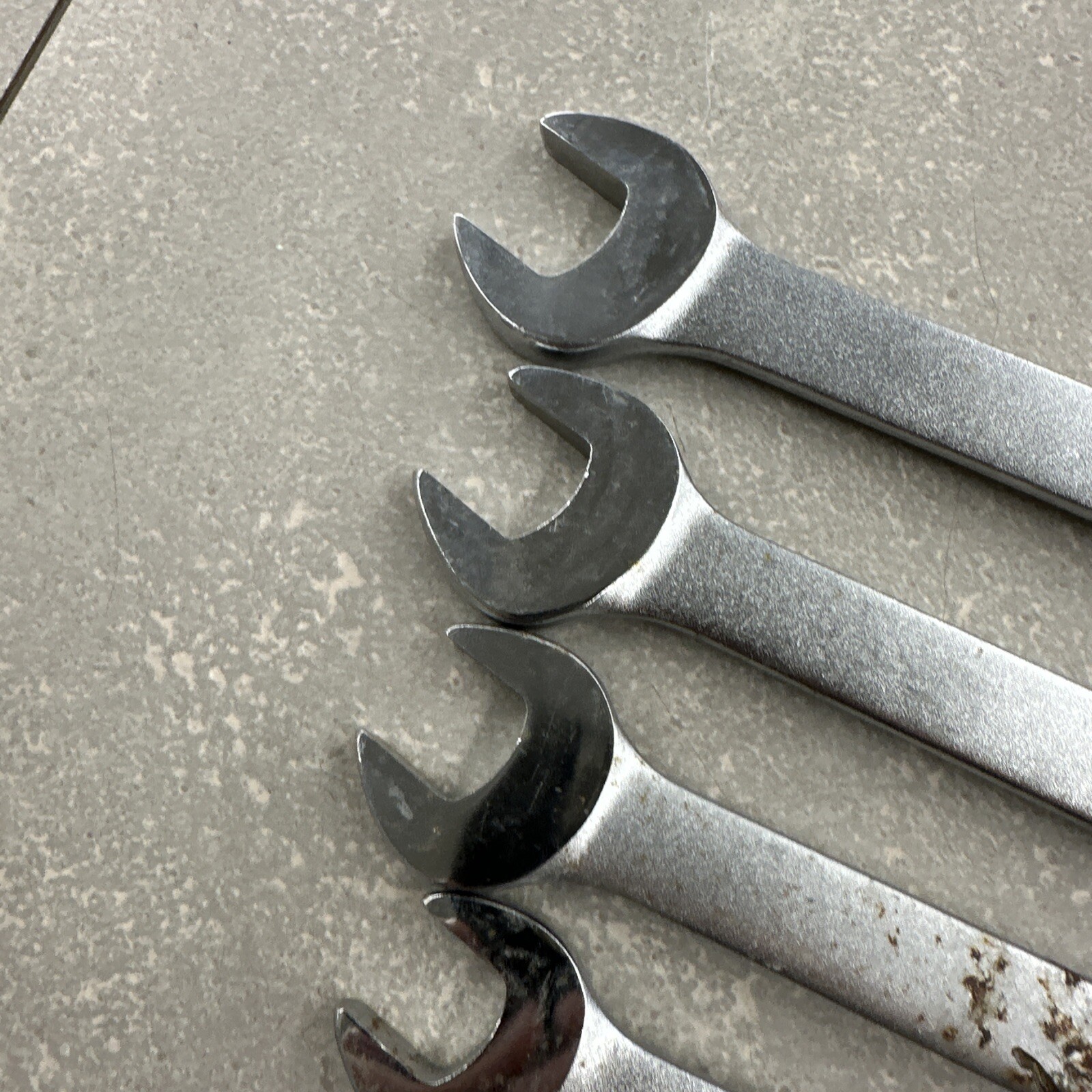 Blue Point Wrench 9 Pcs BLPCWM Metric 11mm-19mm 12pt With YA381A Wrench Rack