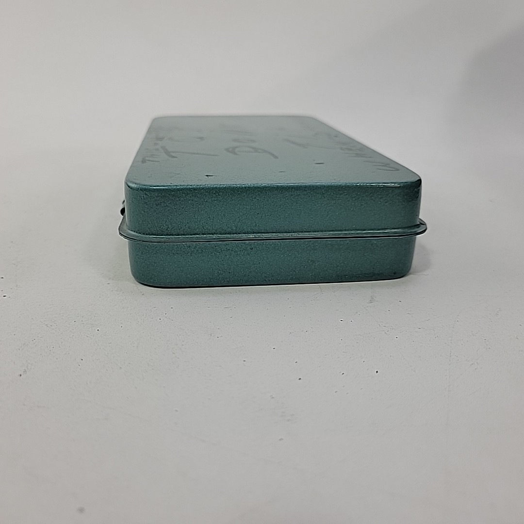 Vintage Master-Tech 17 Piece 1/4″ Drive Socket Set, Metal Case