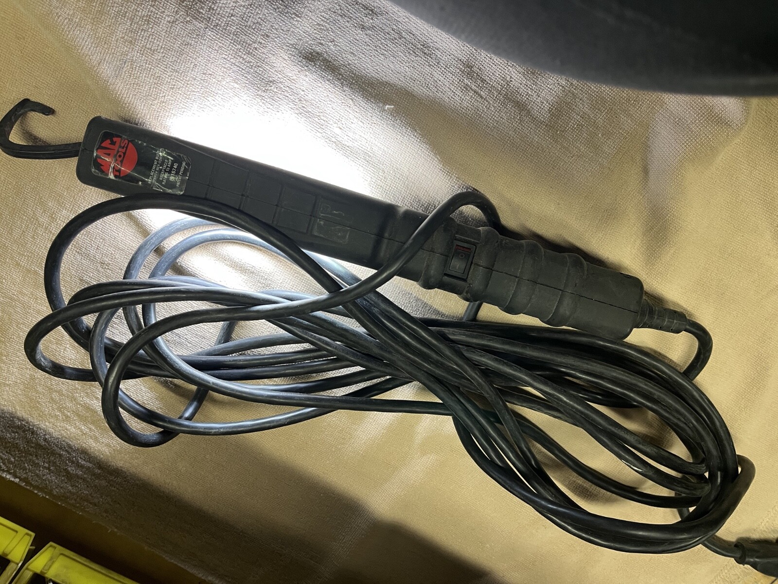 Mac Tools automotive work shop light for cars/trucks/motorcycle etc. great cond.