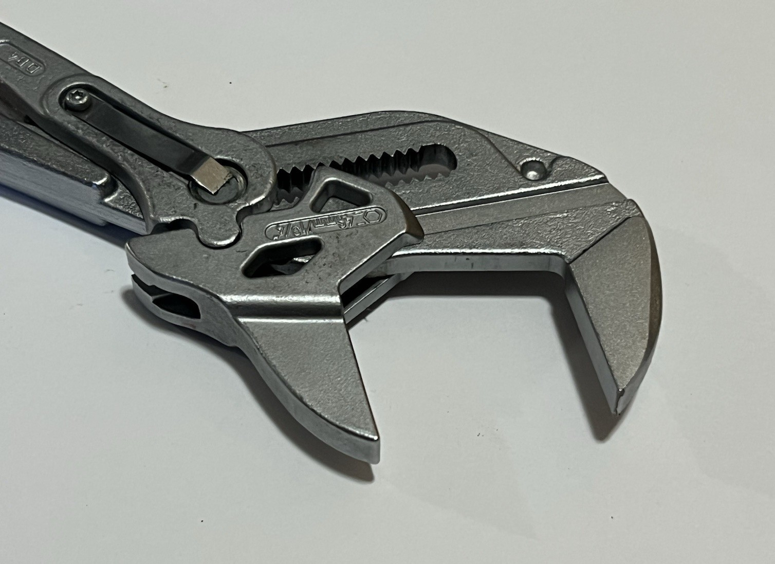 Knipex 10″ Pliers Wrench 86 03 250 1-3/4″ Smooth Jaws Pliers Made in Germany