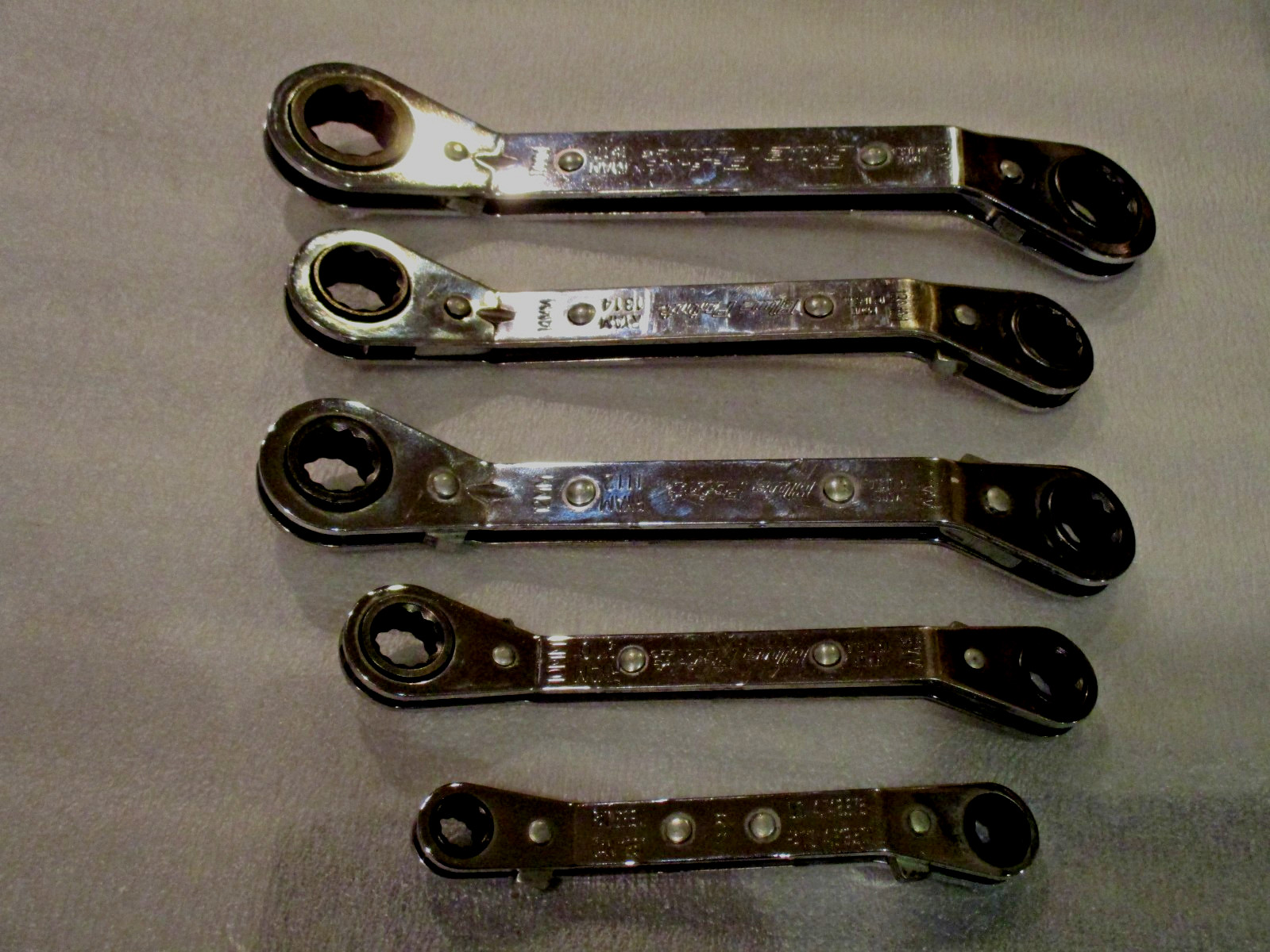 BLUE-POINT 12 POINTS METRIC OFFSET RATCHETING WRENCH 5pc SET. 7mm-17mm