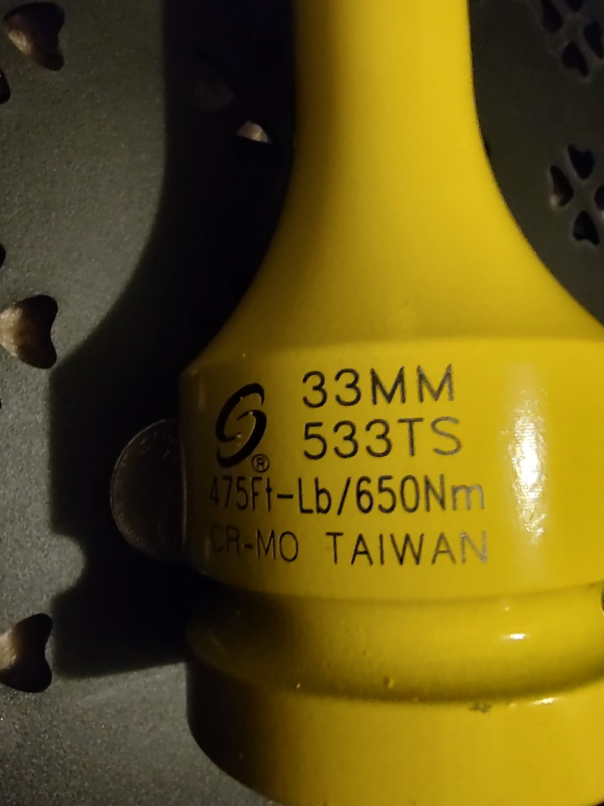 NEW Sunex Tools 533TS 1 inch Drive 33mm 475 Ft/Lbs Torque Truck Socket Yellow