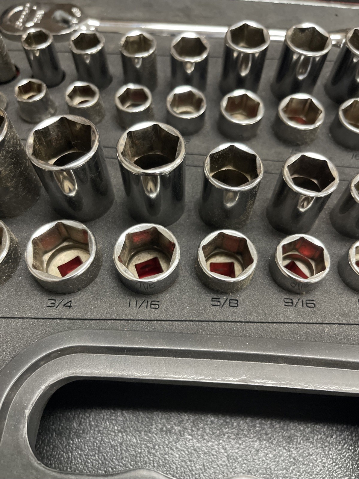 Snap On 51 pc 3/8″ Drive 6 Point Metric SAE General Service Set 251FSMBFR