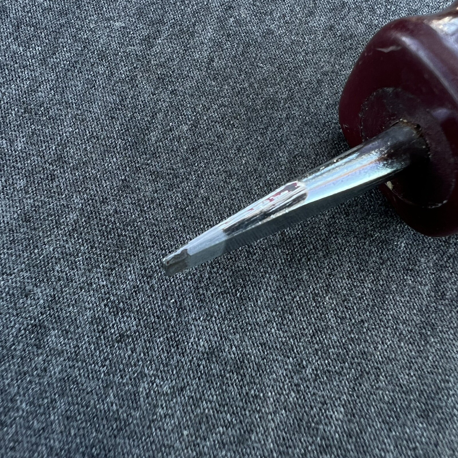 Matco Tools #SDM82 Burgundy 3-1/4”Long Stubby Flat/Slotted Tip Screwdriver