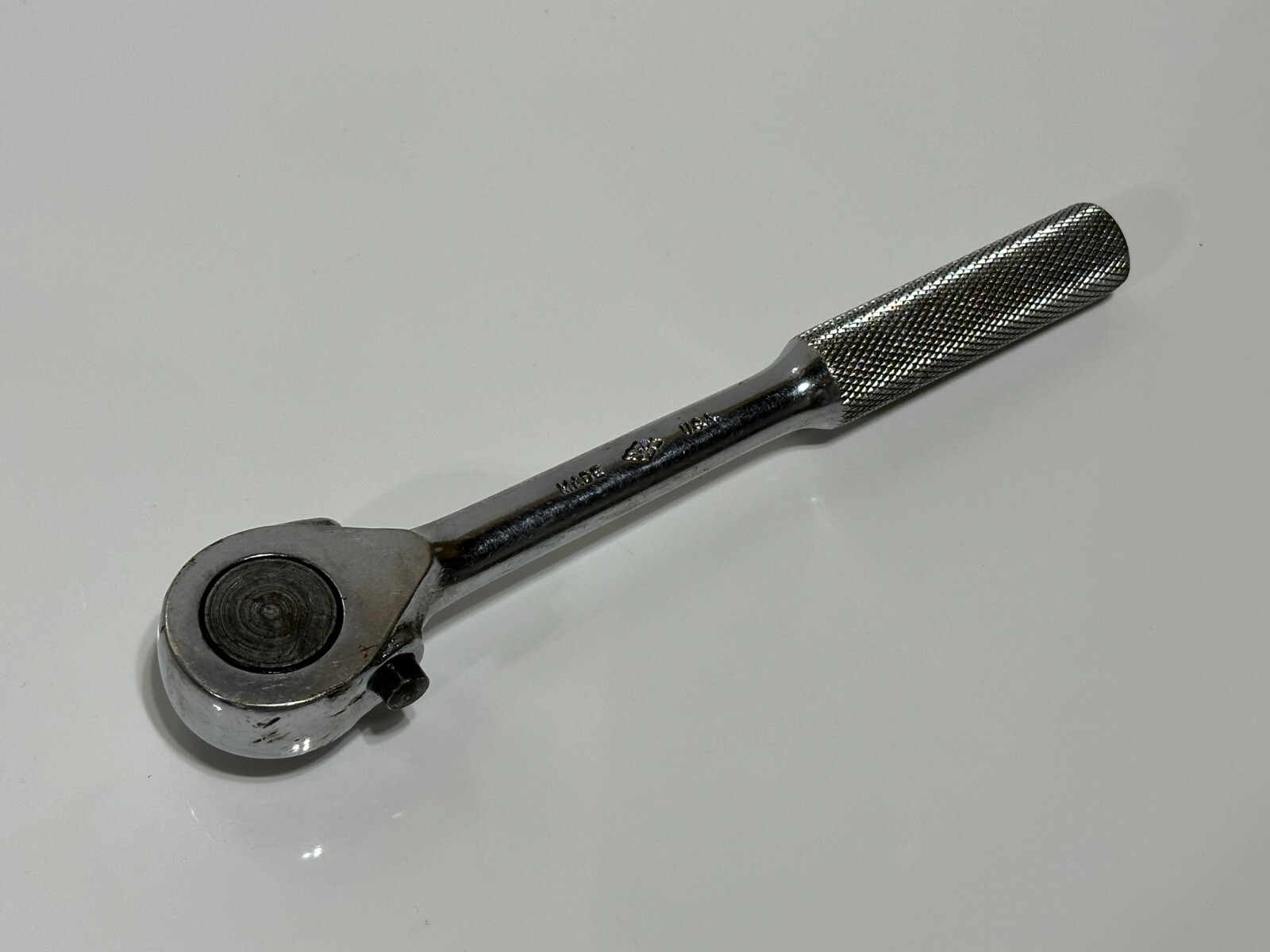 SK Tools USA 3/8″ Drive Push Button Switch Ratchet – Knurled Grip Handle