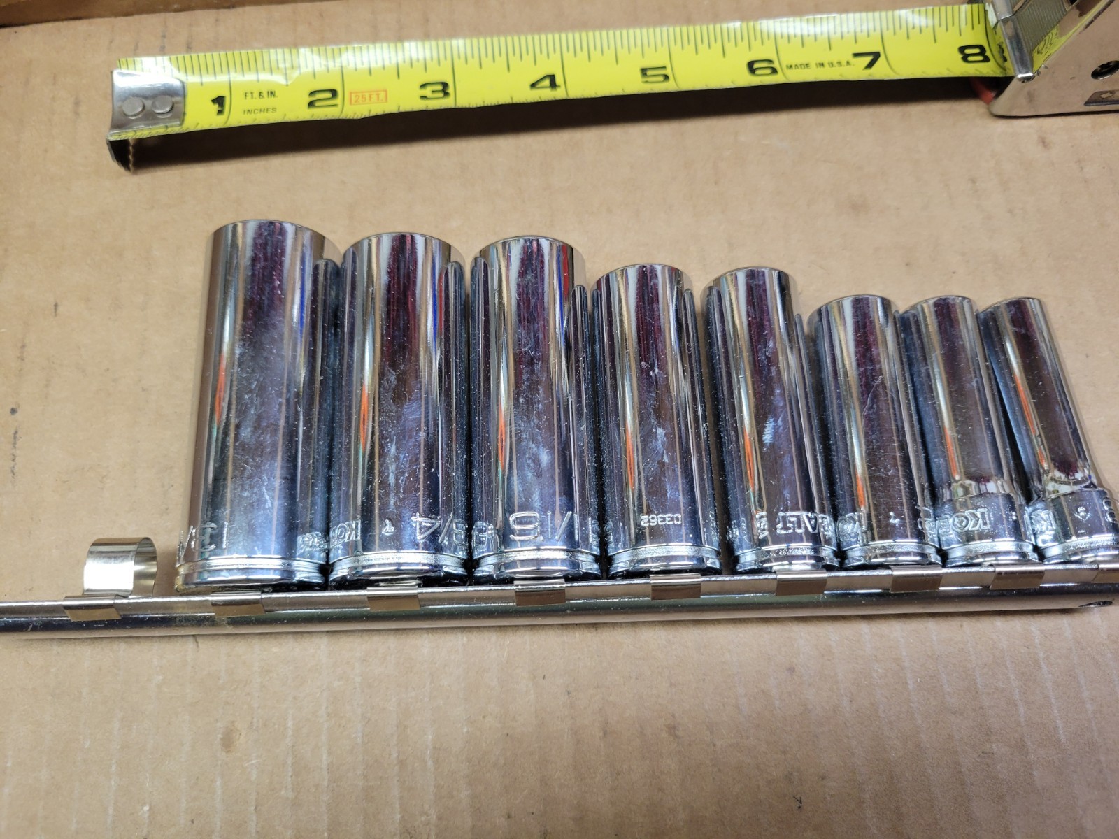 First Generation Kobalt 3/8″ Drive 8-Piece SAE 12-Point Socket Set 3/8-13/16″