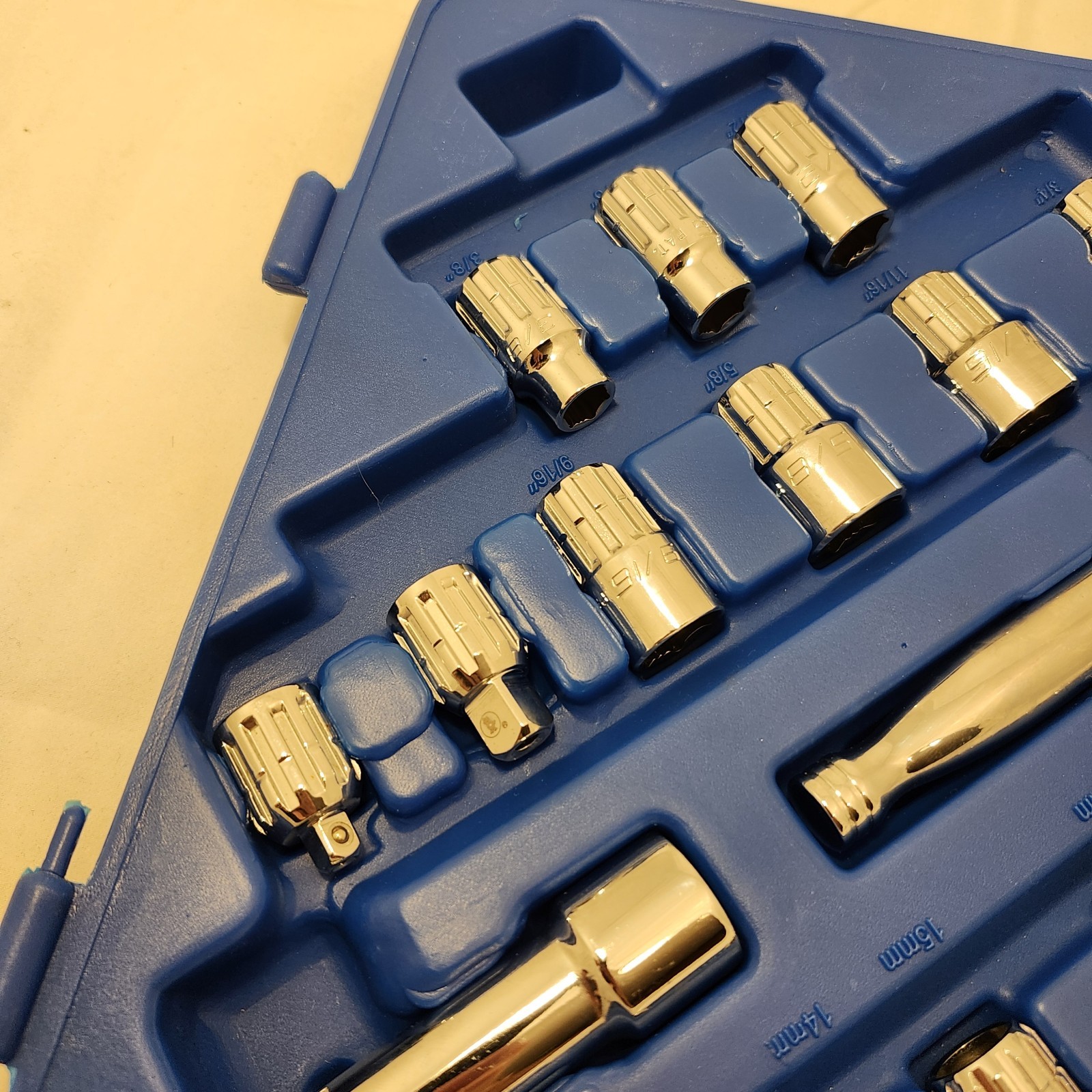 Cornwell CRW-21GTS 21PC. Go Thru Socket Set SAE & METRIC Hardly Used
