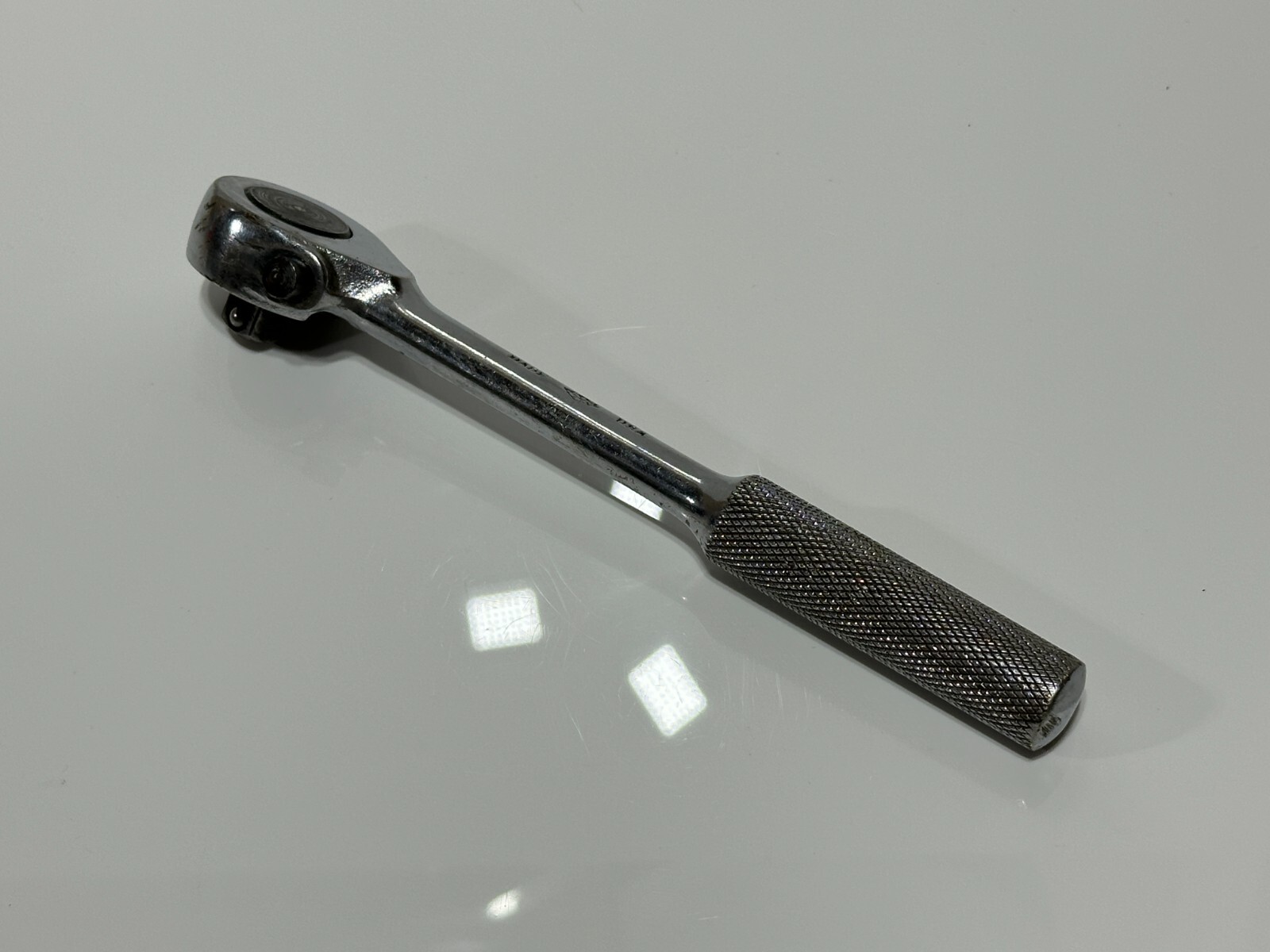 SK Tools USA 3/8″ Drive Push Button Switch Ratchet – Knurled Grip Handle