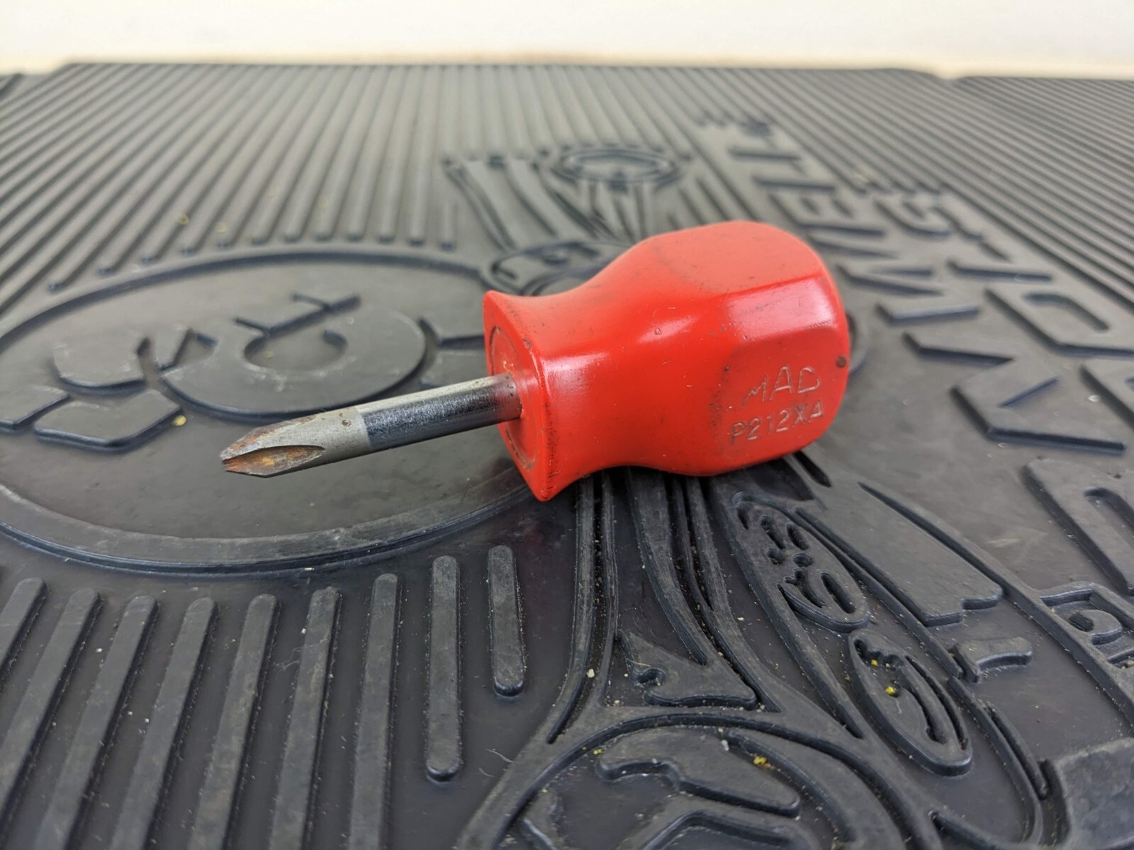 #av311 MAC Tools USA Model P212XA #2 Philips Stubby Red Hard Handle Screwdriver